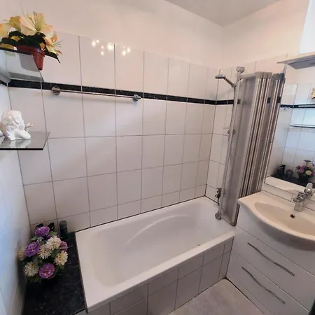 2-zimmerwohnung, 80qm Mit Terrasse Und Grossem Garten Bei Frankfurt Am Main Apartment Bad Vilbel
