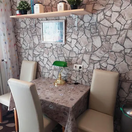 2-zimmerwohnung, 80qm Mit Terrasse Und Großem Garten Bei Frankfurt Am Main *